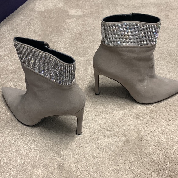 Brand new Stuart Weitzman size 7.5 Highbeams fossil - Picture 5 of 6